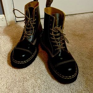 NWOTS Dr. Martens size 9